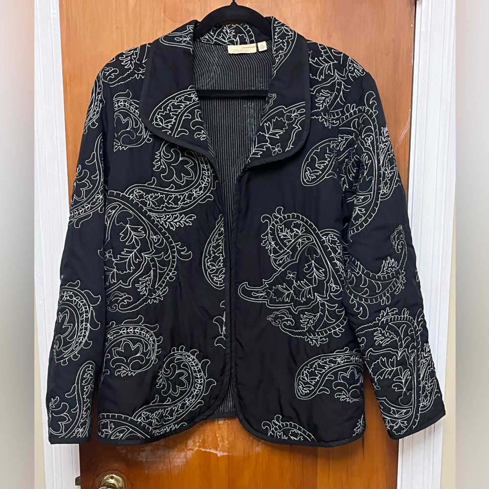 Choices Women’s Black and Grayish white  Paisley Blazer  Jacket.    XL